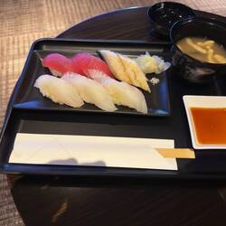 My sushi snack at the JAL First Class lounge.