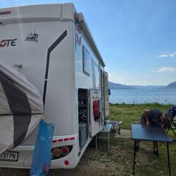 Hier in Mrcevac haben wir einen schönen Stellplatz gefunden 😍