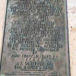Gedenkplatte an die "Entdeckung 1802" durch Matthew Flinders