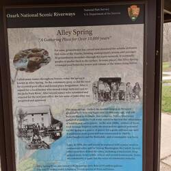 ... Alley Springs mit Mill and School.