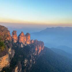 Three Sisters im Sonnenuntergang