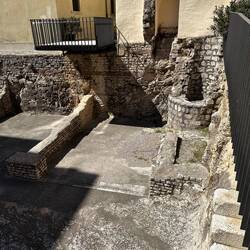 Römische Mauern auch als Basis diese Gebäude