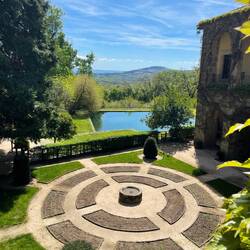 Was unten wohl angepflanzt wird?