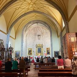 Gottesdienst am Ostersonntag. Es dürften schon ein paar Gläubige mehr sein.