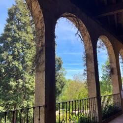 Von dieser Terrasse genoss Kaiser Karl V den Blick ins Land.