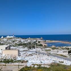 Blick auf Leuchtturm, antiken Hafen u. Friedhof