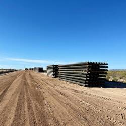 Momentan wird entlang von diesem Grenzabschnitt die berüchtigte Grenzmauer gebaut. 🙈