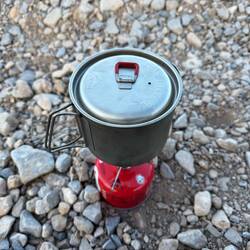 Zum Abendessen gab es Kartoffelstock mit einer Tütensuppe und Nüssen. 😋