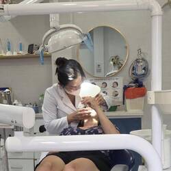 Zahnkontrolle, nachdem leider ein kleines Stück abgebrochen ist 🦷