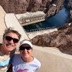 Hoover Damm mit dem Colorado River.