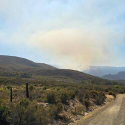 A fire on the other side of the mountain... Hopefully we won't have to evacuate 😳