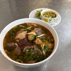 Bűn bò huẽ