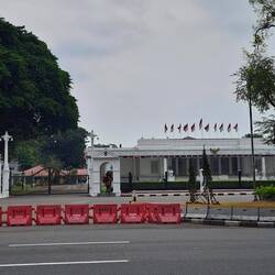 Der Präsidentenpalast, man beachte die Wache zu Pferde (die Armen)