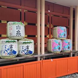 Kazaridaru (dekorative Sake-Fässer)