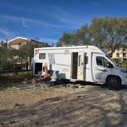 Wir dürfen aber bleiben 👏 .... und noch dazu kostenlos 🙏 Danke liebe Mara (= Besitzerin) 🤗