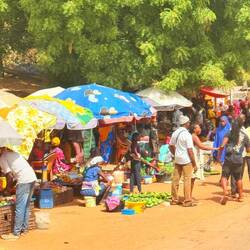 Markt am Straßenrand