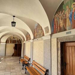 Zurück im Kreuzgang