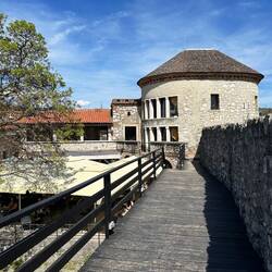 Auf dem Wehrgang der Ostmauer mit Blick auf den Nord-Ost-Turm