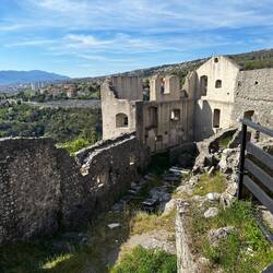 Blick in den Westteil der Burg