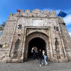Tor zur Festung, Nis