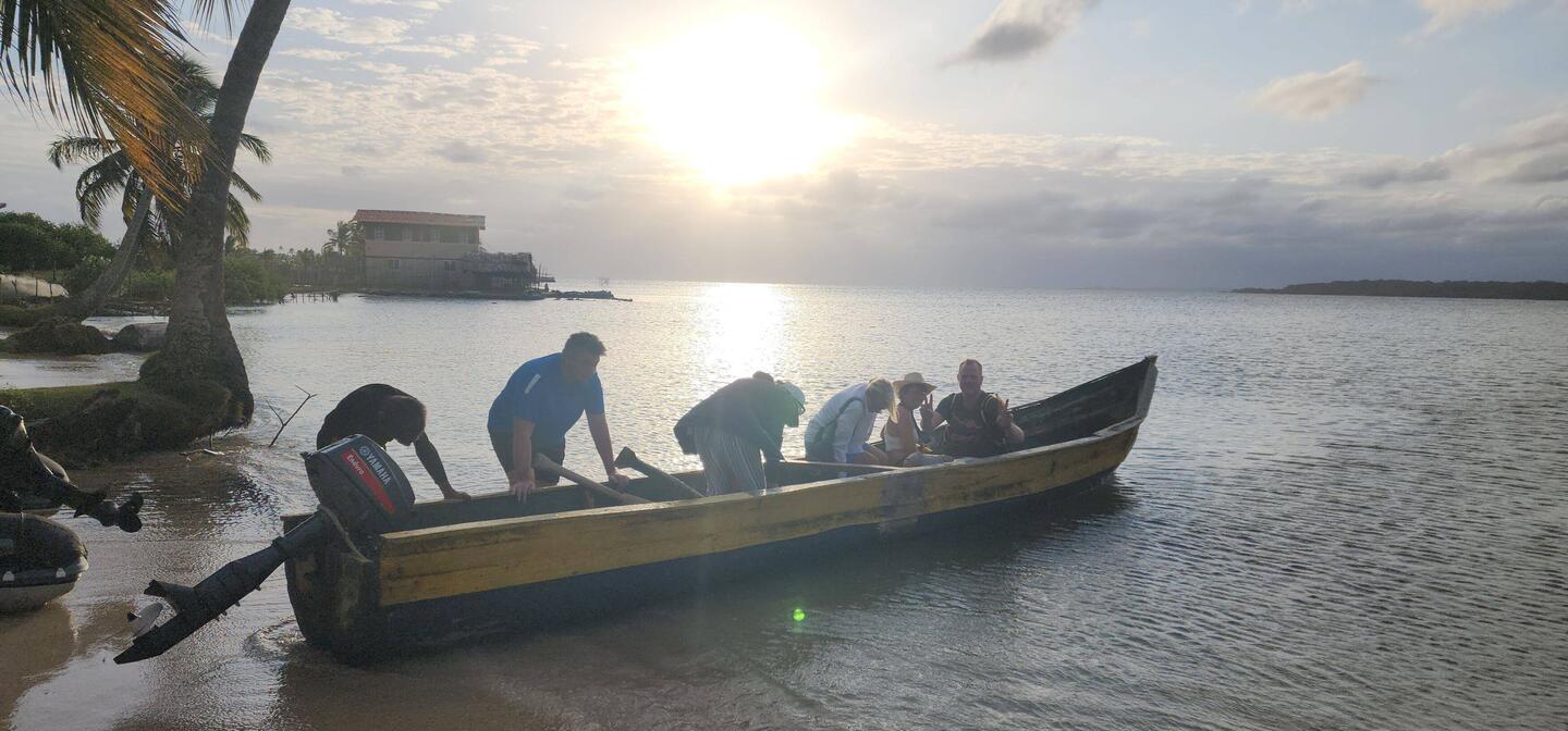 Um 06.00 Uhr geht es zur Plantage
