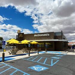 Wie es sich hier in Amerika gehört, haben wir uns auf den Weg zu McDonalds gemacht.