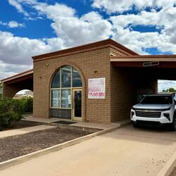 Wegen meinem schmerzenden Knie bin ich zur Apotheke gehumpelt...