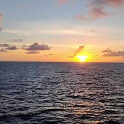 One full sunset in 2 mins.