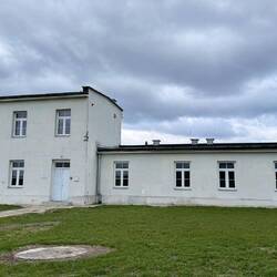 "kleines weisses Haus" Diensthaus für den SS-Chef-Arzt, später Quartier des Lagerkommandanten