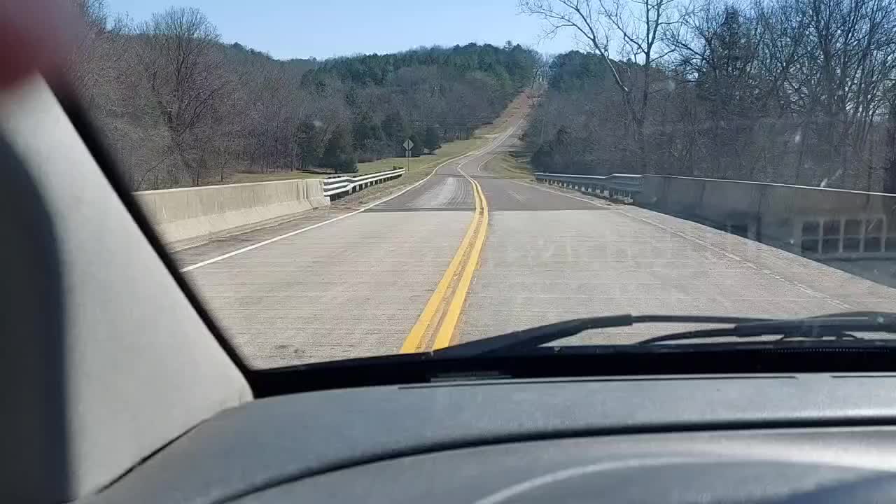 Auf der Fahrt von Ozark Scenic Waterways zu Ste. Genevieve gab es noch ein bisschen Berg und Talbahn