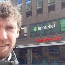 die Schweden haben es drauf! Diese Apotheke ist die perfekte Symbiose von Arbeit und Freizeit.