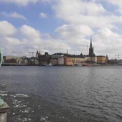 Blick nach Riddarholmen - der Kanal ist in Stockholm allgegenwärtig