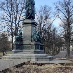 Linné ist einer der berühmtesten schwedischen Köpfe neben Alfred Nobel