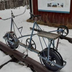 Ein beliebtes Fortbewegungsmittel als das Militär die Bahnstrecke nutzte ohne aufzufallen