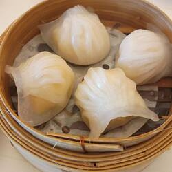 Ha gao (shrimp dumplings) another favorite 😊