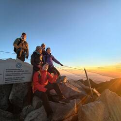 Team Kinabalu auf dem Gipfel