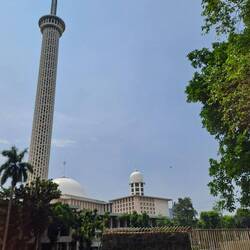 Jetzt sind wir gleich bei der Moschee