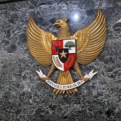 Aber das Wappen hängt an der Wand