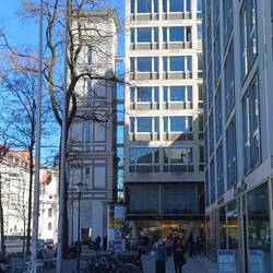 Verbindung zum historischen Turm