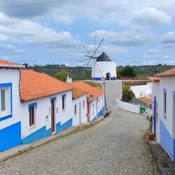 Ne Mühle gibt's auch. Und ein Farbschema ist zu erkennen