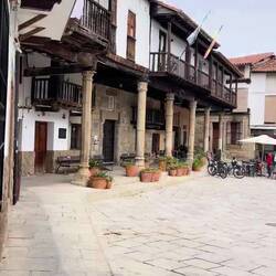 Hauptplatz des Dorfes: Plaza de España