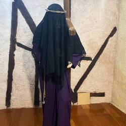 Irgendwann wollten auch Frauen dabei sein. Man erschuf eine weibliche Figur mit leichtem Holzkreuz.