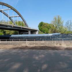 ... teils mit Stau an der Schleuse