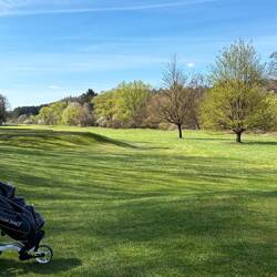 Weite und lange Fairways