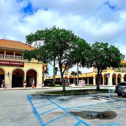 Outlet Shopping Mall