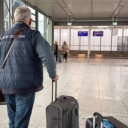 Flughafen angekommen jetzt heist es warten😄