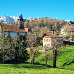 ... vorbei an Gurzelen ...