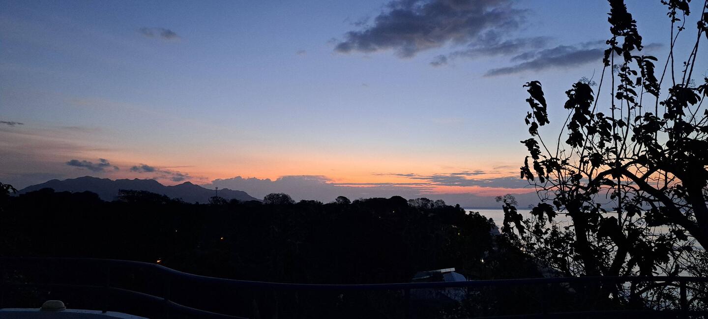 5:53a -- the start of a beautiful sunrise.