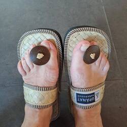 Die geschenkten Schuhe - ich wollte mir sowieso noch Flipflops kaufen 🩴🩴