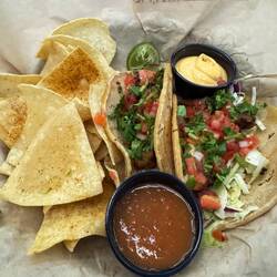Airport fish tacos 🌮